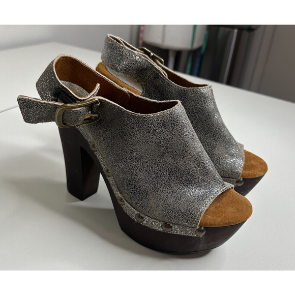 Sbicca Silver Cracked Leather Clunky Heel Ablaze Vintage Collection Open Toe 7 - Picture 1 of 14
